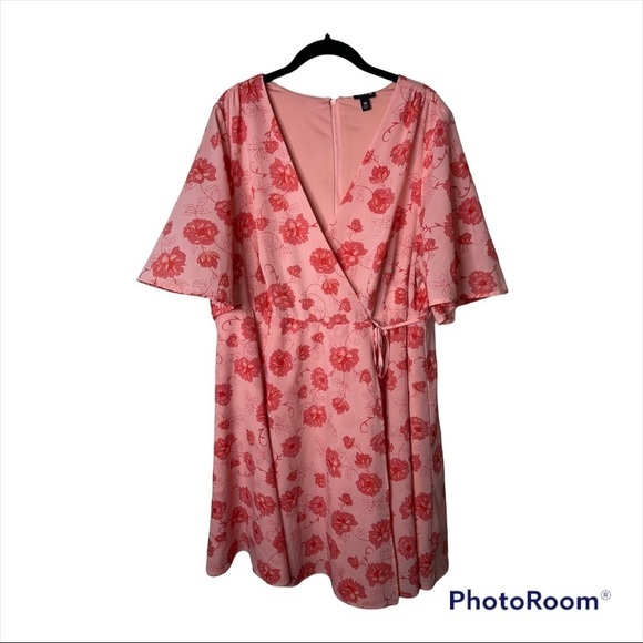 TORRID Pink Sienna Floral Georgette Mini Wrap Dress Size 18 - Picture 5 of 8